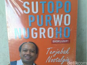 Kisah Jatuh Bangun Almarhum Sutopo Diabadikan di Buku Terjebak Nostalgia Kisah Jatuh Bangun Almarhum Sutopo Diabadikan di Buku Terjebak Nostalgia