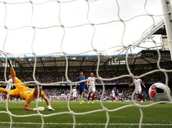 Dua gol Tammy Abraham di babak pertama sudah membawa Chelsea memimpin.