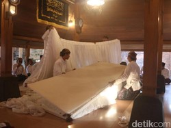 Tradisi Lepas Luwur Pesarean di Makam Sunan Kudus