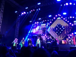 Tampil Super Gemas di Jakarta, Superorganism Umumkan Vakum