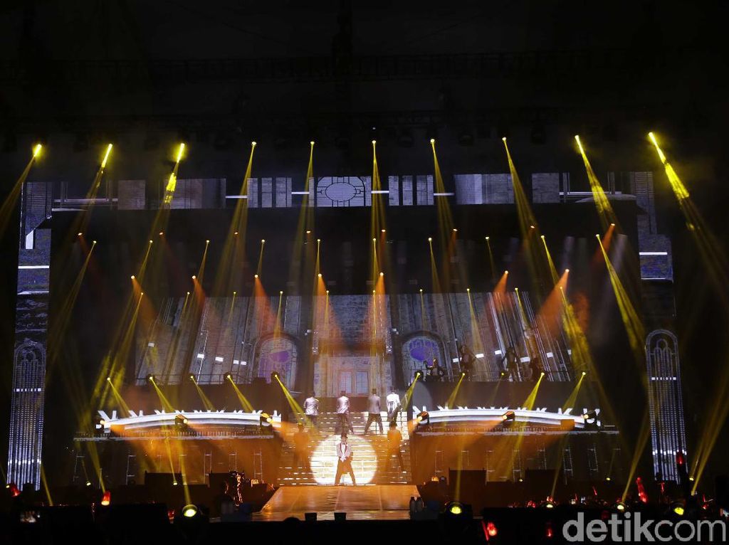 TVXQ Sukses Hibur Penggemar TVXQ Sukses Hibur Penggemar