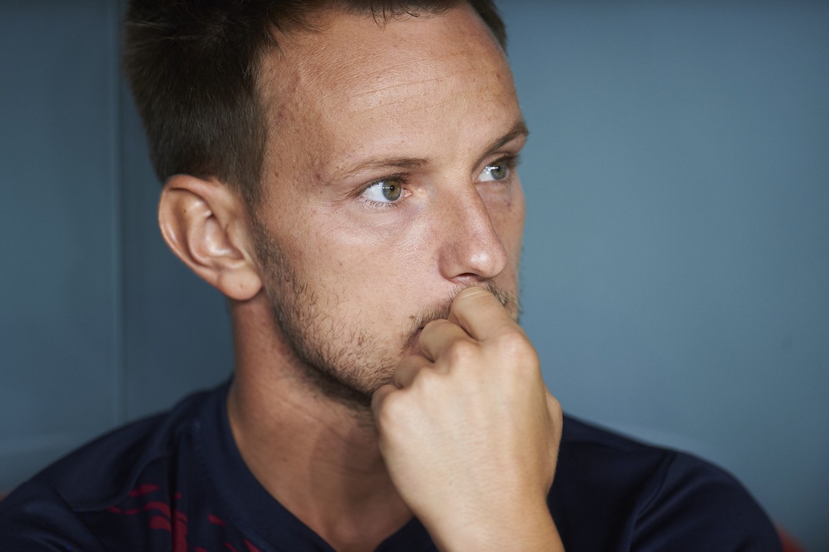 Ivan Rakitic dicadangkan lagi, tanda segera dilego Barcelona? Foto: Juan Manuel Serrano Arce / Getty Images
