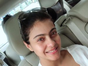 Saat 9 Artis Bollywood Pamer Wajah Tanpa Makeup, Masih Cantik? Saat 9 Artis Bollywood Pamer Wajah Tanpa Makeup, Masih Cantik?