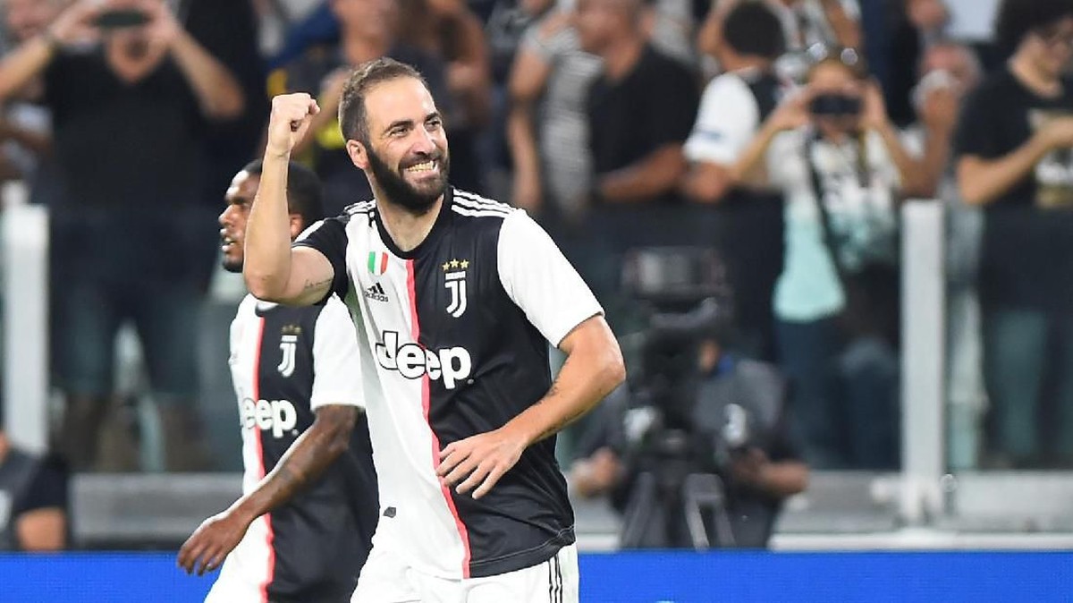 Gonzalo HIguain merasa laga Juventus vs Napoli seperti rollercoaster (Foto: REUTERS/Massimo Pinca)