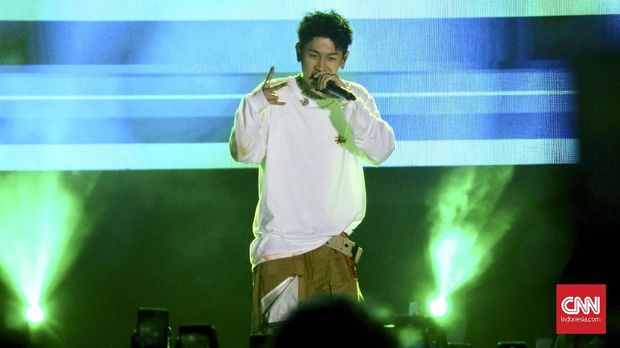 Terbuai Manisnya Penampilan Crush di Asian Sound Syndicate