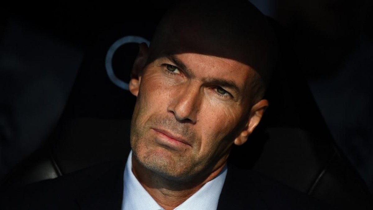 Zinedine Zidane dinilai memicu kebingungan di skuat Real Madrid. (Foto: Gabriel Bouys / AFP)