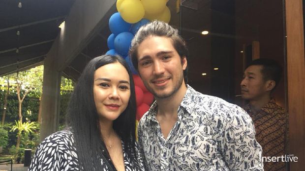 Aura Kasih dan Eryck Amaral