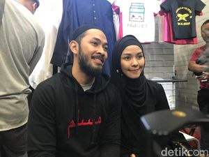 Kesetiaan Metha Yuna Diuji Saat Uki Cabut dari NOAH Kesetiaan Metha Yuna Diuji Saat Uki Cabut dari NOAH