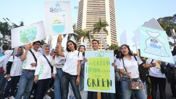 Semarak Parade Simpatik Hari Pelanggan Nasional
