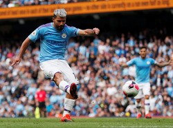 Aguero lantas menggandakannya di menit-menit terakhir babak pertama. REUTERS/Jon Super.