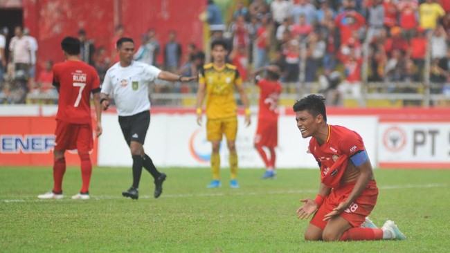 10 Pelatih Dipecat dan Rumitnya Liga 1 2019