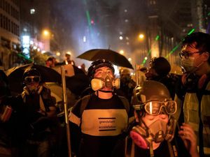 Hong Kong Memanas: Demo Turun ke Jalan, Bandara Jadi Sasaran