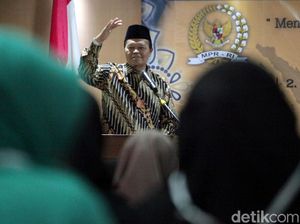 Soal Rekrutmen PPPK Guru Agama, HNW Minta Nadiem Tak PHP & Basa Basi