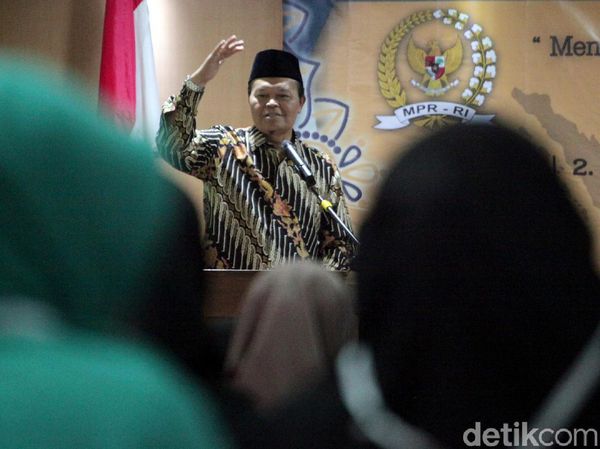 Hidayat Nur Wahid Bicara Pentingnya Mengenal Sejarah Bangsa