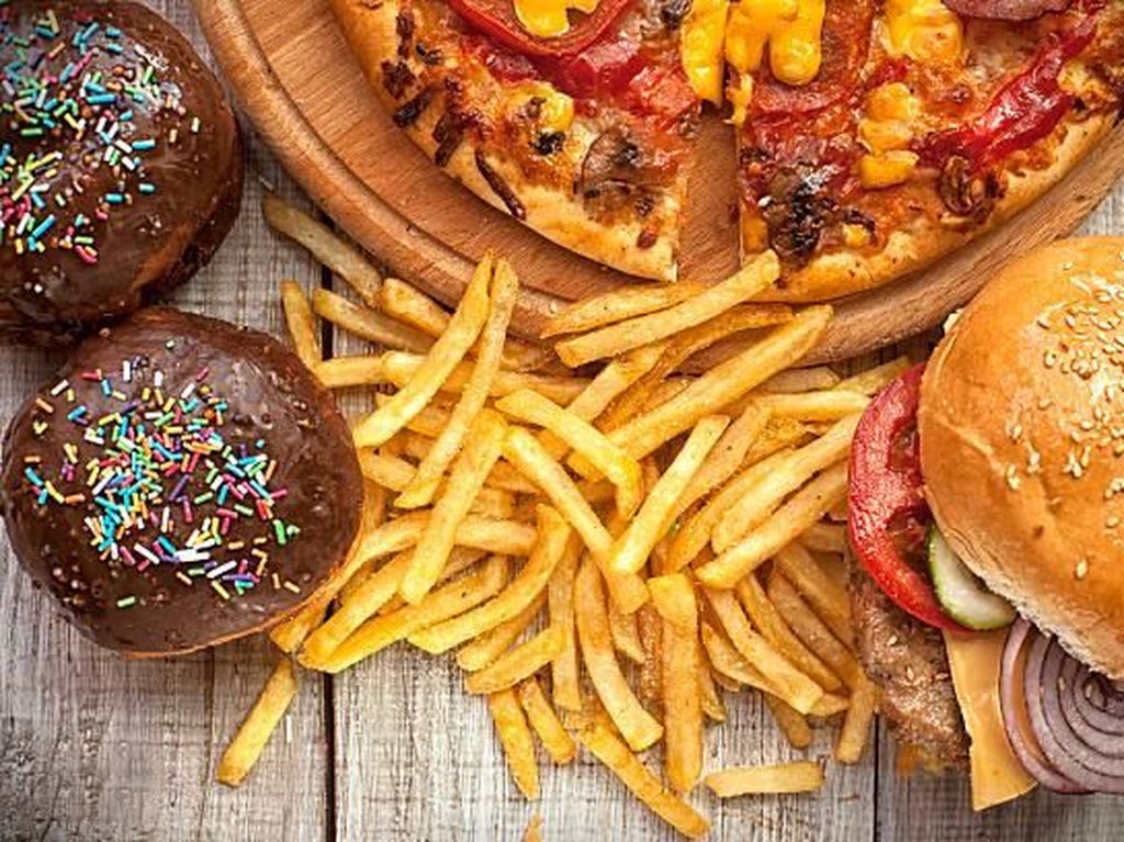 Daftar Makanan Tidak Sehat yang Bisa Picu Stroke hingga Diabetes Daftar Makanan Tidak Sehat yang Bisa Picu Stroke hingga Diabetes