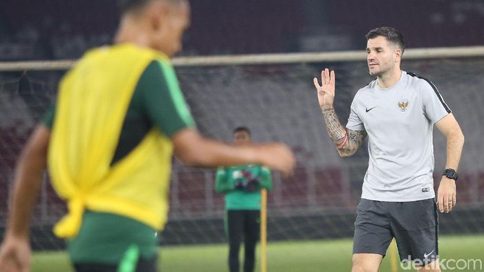 Pelatih Timnas Indonesia Simon Mcmenemy (Agung Pambudhy/detikSport) Pelatih Timnas Indonesia Simon Mcmenemy (Agung Pambudhy/detikSport)