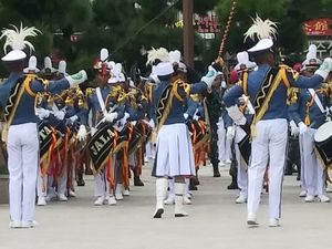 Taruna AAL Hibur Warga Busan Saat KRI Bimasuci Sandar di Negeri Ginseng