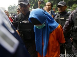 Polisi Gelar Rekontruksi Pembunuhan Sadis Ayah-Anak Siang Ini