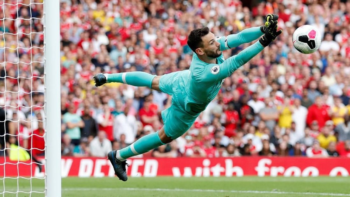 Hugo Lloris bikin enam penyelamatan. (Foto: David Klein/Reuters)