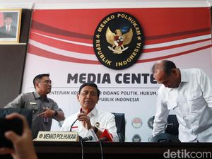 Wiranto Sebut Benny Wenda Terlibat Konspirasi Ketegangan di Papua Wiranto Sebut Benny Wenda Terlibat Konspirasi Ketegangan di Papua