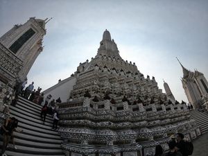 Intip Ruangan di Wat Arun yang Sering Dilewatkan
