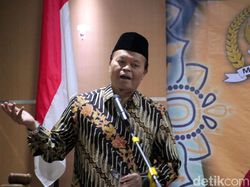 HNW Ajak Dai Muda Contoh Wali Songo dalam Berdakwah