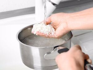 Cara Masak Nasi yang Benar untuk Kurangi Arsenik Pemicu Kanker Cara Masak Nasi yang Benar untuk Kurangi Arsenik Pemicu Kanker