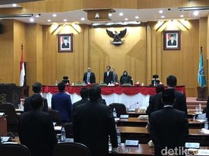 8 Fraksi Partai di DPRD Surabaya Resmi Diumumkan di Paripurna Perdana