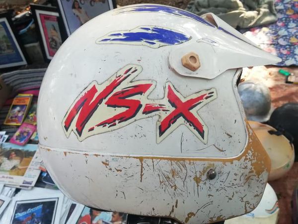 Helm Jadul Hadiah Beli Motor Jadi Buruan