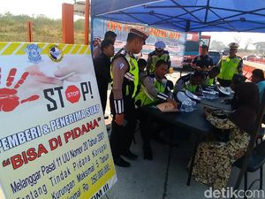 Puluhan Kendaraan Terjaring Operasi Patuh Semeru di Tol Sumo