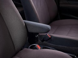 Tips Membersihkan Jok Mobil Biar Kotoran Tak Jadi Kerak