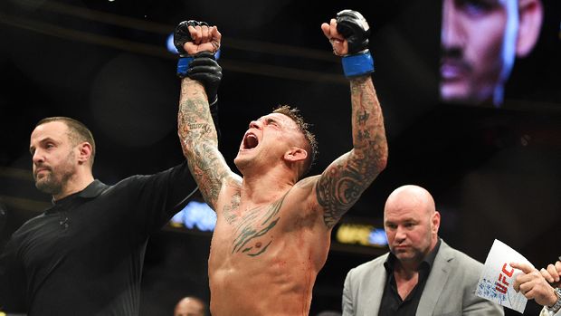 ATLANTA, GEORGIA - APRIL 13: Dustin Poirier celebrates after recieving the title belt from UFC President Dana White during the UFC 236 event at State Farm Arena on April 13, 2019 in Atlanta, Georgia. Logan Riely/Getty Images/AFP 
Logan Riely / GETTY IMAGES NORTH AMERICA / AFP