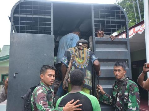 15 truk disediakan untuk mengangkut warga kembali ke rumahnya