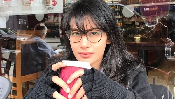 Pesona Manis Raihaanun, Aktris yang Hobi Minum Kopi