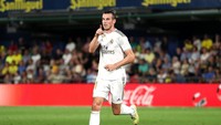 Real Madrid bermain imbang 2-2 melawan Villarreal. Gareth Bale menjadi penyelamat Los Blancos lewat dua golnya, namun diganjar kartu merah di akhir laga.