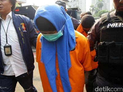 Aulia Kesuma Tertunduk Malu di Polda Metro Jaya