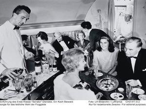 Tak Seperti Sekarang, Dulu Makanan di Pesawat Sangat Mewah dan Enak