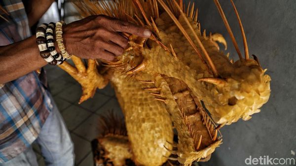 Taryana Ubah Limbah Tulang Ikan Jadi Karya Seni Keren