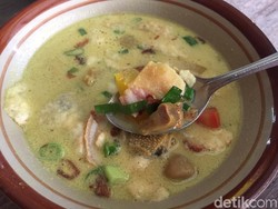 Soto Betawi Tulen: Gurih Harum Soto Legendaris Racikan H. Suwandi di Depok