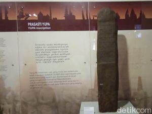 Foto: Prasasti Tertua Indonesia dari Kalimantan Timur