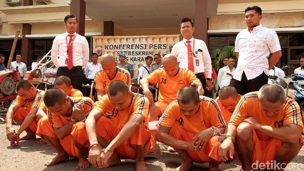 Komplotan Maling Mesin Traktor di Karawang Dibekuk Polisi