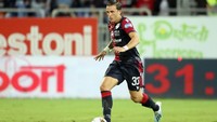 Di menit 33 tuan rumah nyaris menyamakan kedudukan, namun upaya Luca Pellegrini saat menyambar bola yang dilepaskan Joao Pedro terlalu lemah hingga mudah diantisipasi Handanovic. Enrico Locci/Getty Images.