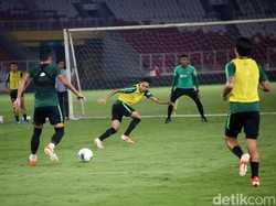 Sebelumnya timnas Indonesia juga telah menjalani dua laga uji coba melawan Persika Karawang dan Bhayangkara FC. Dua-duanya berakhir dengan kemenangan 4-0 dan 2-0.