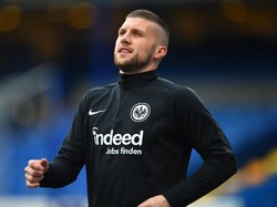 AC Milan Sudah Dekat Rekrut Ante Rebic dari Frankfurt