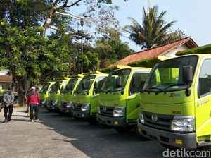 Atasi Masalah Sampah, Pemkab Garut Sebar 15 Truk Baru ke Kecamatan Atasi Masalah Sampah, Pemkab Garut Sebar 15 Truk Baru ke Kecamatan
