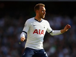 Christian Eriksen melesakkan gol setelah menyambar bola rebound hasil tembakan Erik Lamela, yang ditepis Bernd Leno. Julian Finney/Getty Images.