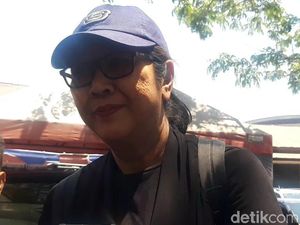 Jadi Tersangka UU ITE, Mak Susi Tegaskan Tak Rasis ke Mahasiswa Papua Jadi Tersangka UU ITE, Mak Susi Tegaskan Tak Rasis ke Mahasiswa Papua