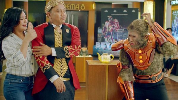 Aksi Kocak Om Jin Versi Superhero