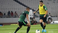 Para pemain timnas tampak serius berlatih seiring kian dekatnya laga pertama Kualifikasi Piala Dunia 2022 zona Asia.