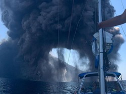 Momen Tegang Wisatawan Dikejar Wedhus Gembel